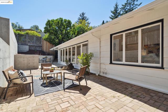 16 Muir Way, Berkeley CA: https://media.crmls.org/mediaz/e8537693-9887-49f7-a537-86b804559b69.jpg