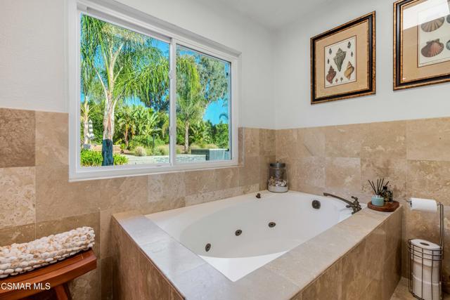 552 Longbranch Road, Simi Valley CA: https://media.crmls.org/mediaz/e853bc51-92f9-427e-abbb-dc3d6496ca26.jpg