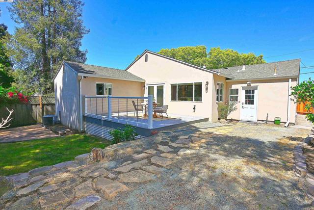 Image 33 of 36 For 2044 Strang Ave