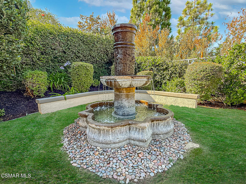 https://media.crmls.org/mediaz/e8547f03-6ca6-492f-becd-be5566369cc8.jpg?preset=X-Large