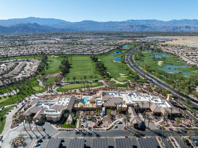 78664 Platinum Drive, Palm Desert CA: https://media.crmls.org/mediaz/e85569df-3b14-48bd-881c-2fcf7e2e4154.jpg