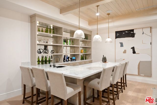10444 Charing Cross Road, Los Angeles CA: https://media.crmls.org/mediaz/e855f988-14d5-4a60-94be-c28576e9bd8d.jpg