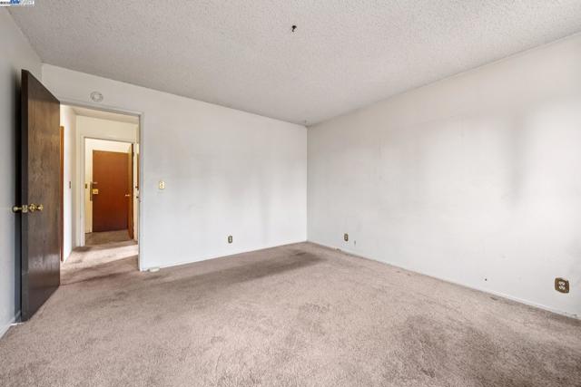 220 PEMBROKE DRIVE, Vallejo CA: https://media.crmls.org/mediaz/e858a0af-8a6c-427a-8af4-fcc95677b78d.jpg