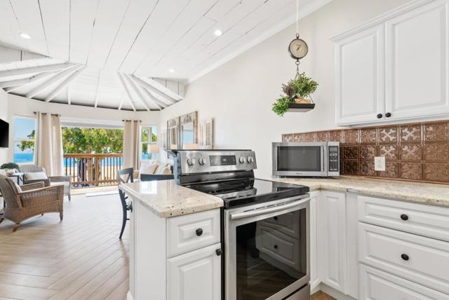 2727 E Cliff Drive, Santa Cruz CA: https://media.crmls.org/mediaz/e85947c5-0558-4181-ace9-876cebf0ae0d.jpg