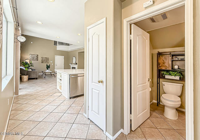 2511 Aurora Lane, Simi Valley CA: https://media.crmls.org/mediaz/e8597a95-9724-436a-b45d-960bcd5fad2d.jpg