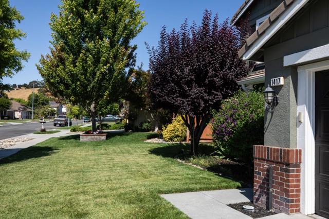 1417 Briarberry Lane, Gilroy CA: https://media.crmls.org/mediaz/e859ce27-fd9d-4945-b282-40c3834f72ef.jpg