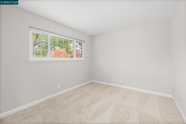 2115 Wilmington Dr, Walnut Creek CA: https://media.crmls.org/mediaz/e85a4926-ea3c-45f1-910f-59e42f6db456.jpg