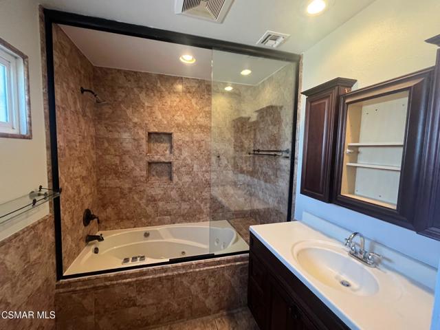2391 Heather Street, Simi Valley CA: https://media.crmls.org/mediaz/e85a9b1e-15c8-429f-bf6a-78f4d9740116.jpg