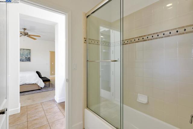 1037 Sunset Creek Ln, Pleasanton CA: https://media.crmls.org/mediaz/e85aa96b-ef93-415a-9366-8c55971234a4.jpg