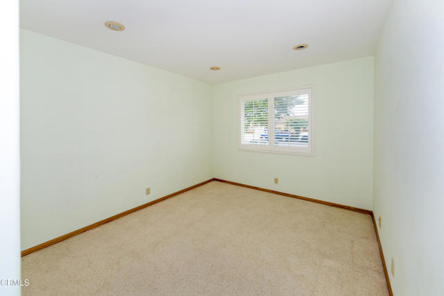 2060 Olga Street, Oxnard CA: https://media.crmls.org/mediaz/e85b0339-f949-4d23-a0a3-2e98854709c6.jpg