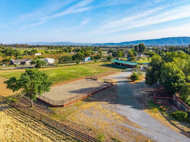 9900 Walter Welsher Court, Gilroy CA: https://media.crmls.org/mediaz/e85b929f-e41a-44cf-826b-b0ccb791e9de.jpg