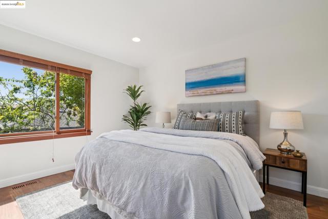716 Cragmont Ave, Berkeley CA: https://media.crmls.org/mediaz/e85c592e-88d3-4298-8cc7-1f61ca19c60d.jpg