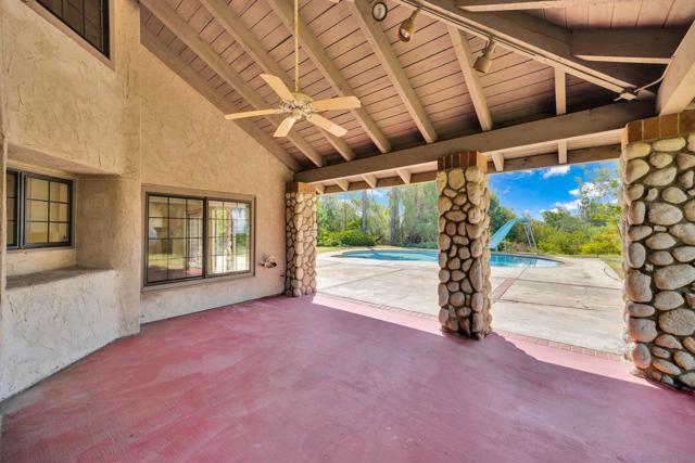 15235 Crestview Ct, Poway CA: https://media.crmls.org/mediaz/e85ccb5d-1d05-4444-b066-016322c67868.jpg