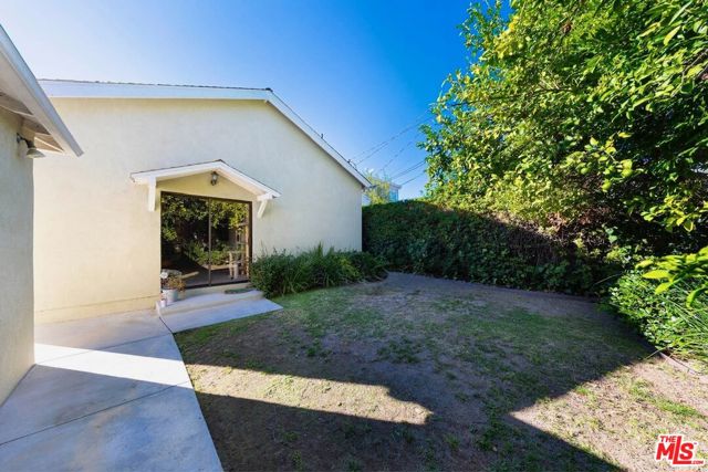 532 N San Marino Avenue, San Gabriel CA: https://media.crmls.org/mediaz/e85d7a1b-72da-4ab2-985f-e92ba4954bd3.jpg