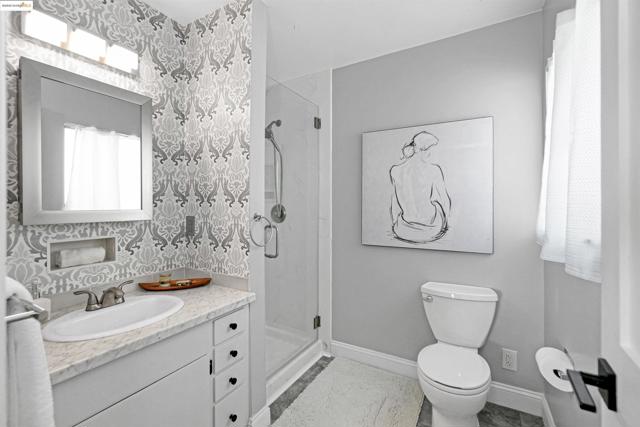 4329 Lawrence Dr, Castro Valley CA: https://media.crmls.org/mediaz/e85e1c55-ac5b-4b0c-afb9-735b9bb12701.jpg