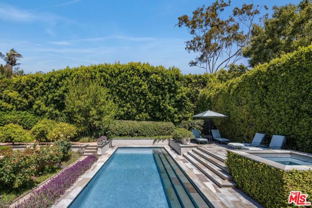 1667 Amalfi Drive, Pacific Palisades CA: https://media.crmls.org/mediaz/e85f2d0a-2e3e-4ced-83b0-20c8dd59a540.jpg