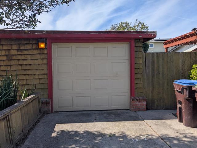 631 Almar Avenue, Santa Cruz CA: https://media.crmls.org/mediaz/e85f4c81-f1cb-472f-9e0d-d057db1b97e0.jpg