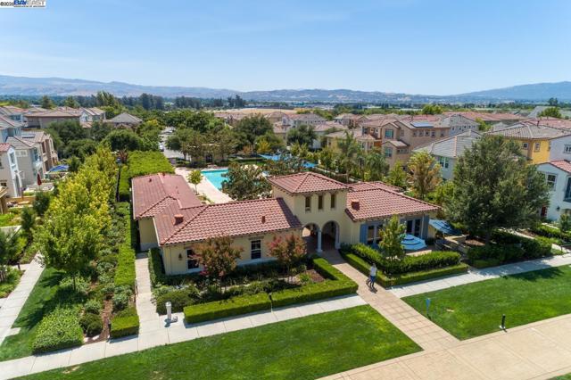 140 Selby Ln, Livermore CA: https://media.crmls.org/mediaz/e86045ed-ec32-44ee-8114-f2629524ec67.jpg