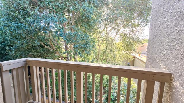 65 Montsalas Drive, Monterey CA: https://media.crmls.org/mediaz/e860b86b-e852-4a94-b8bb-fa0415aa1dab.jpg