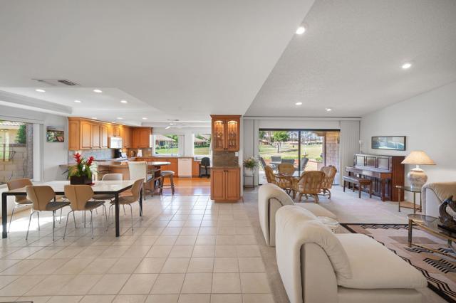 38 Conejo Circle, Palm Desert CA: https://media.crmls.org/mediaz/e860eb15-b908-4dc7-b8e8-479b0981f5e6.jpg