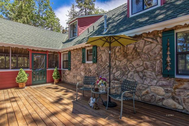 6 Front deck towards screened front porc