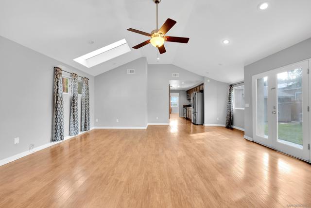 5170 Randlett Dr, La Mesa CA: https://media.crmls.org/mediaz/e86279ab-6904-4971-ad57-4a7cba3ebfbd.jpg