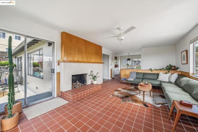 8499 Aster Ave, Oakland CA: https://media.crmls.org/mediaz/e862b98c-0922-4820-ac26-30cde0532bcb.jpg