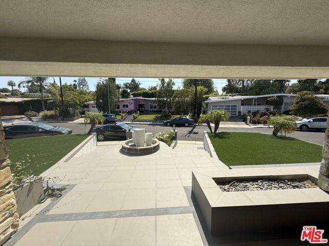 5714 El Canon Avenue, Woodland Hills CA: https://media.crmls.org/mediaz/e862e024-0f4c-4fe9-9e85-d09113da4180.jpg