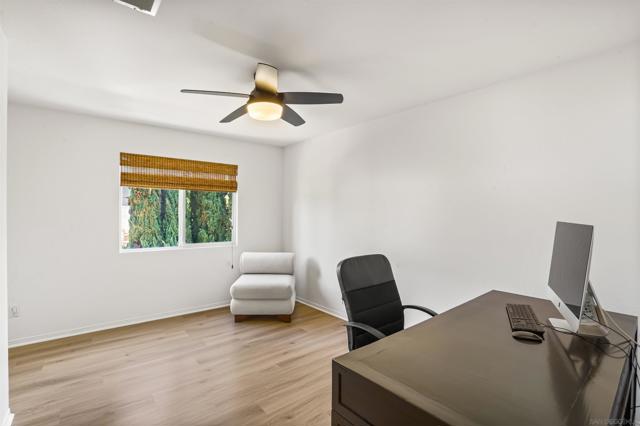 5032 Manor Ridge Ln, San Diego CA: https://media.crmls.org/mediaz/e86356da-ea2d-4fef-b736-48033c9f2ec6.jpg