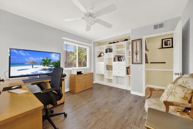 17233 Cuvee Ct, Poway CA: https://media.crmls.org/mediaz/e863f875-9ee7-401a-8c07-3637d49e1bb8.jpg