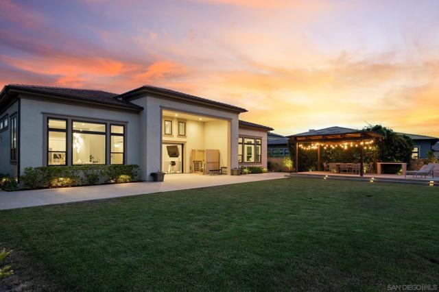 6210 Summit Crest Cir, San Diego CA: https://media.crmls.org/mediaz/e863f937-b8a3-49ce-9203-ed3a42d45a83.jpg