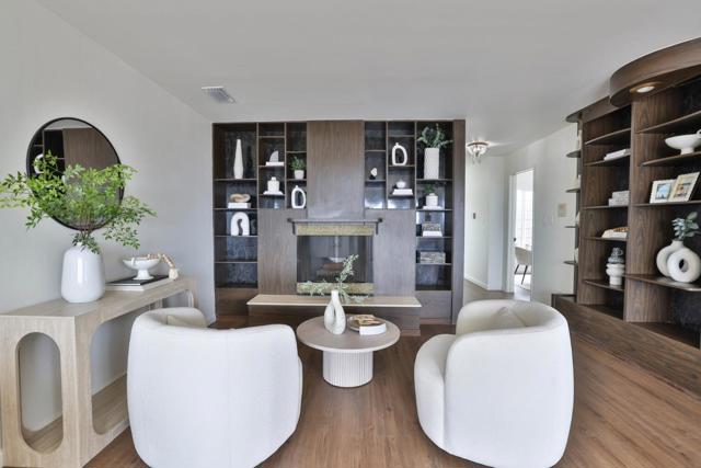 7725 Geary Boulevard, San Francisco CA: https://media.crmls.org/mediaz/e865105c-0c19-42ba-9606-85c33bc92163.jpg