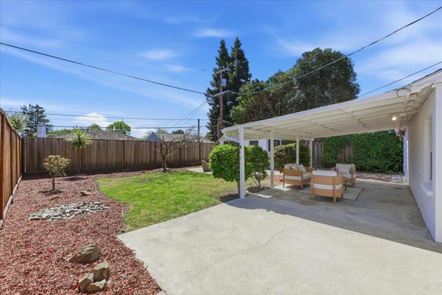 1019 Riverton Drive, San Carlos CA: https://media.crmls.org/mediaz/e8653c68-b69e-4915-a9c6-c26061b5a46e.jpg
