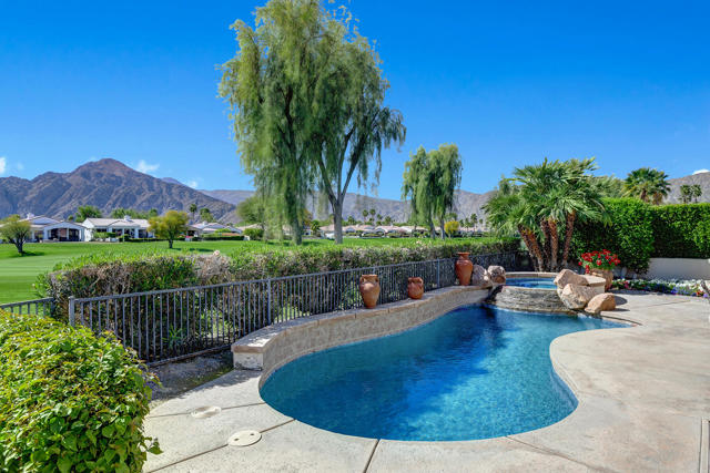 79405 Mandarina, La Quinta CA: https://media.crmls.org/mediaz/e865573c-15b6-4c65-9f27-d5249fce8caf.jpg