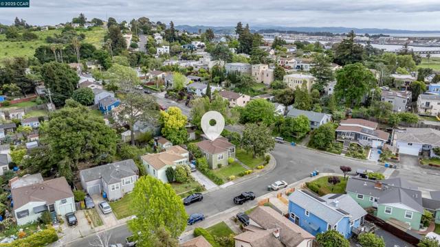 6 View St, Vallejo CA: https://media.crmls.org/mediaz/e865fde6-0e68-4a98-bec6-3bff510abeec.jpg