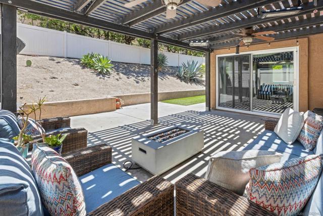1824 Carolyn Drive, Chula Vista CA: https://media.crmls.org/mediaz/e8661369-3008-4844-b969-741ed624d053.jpg