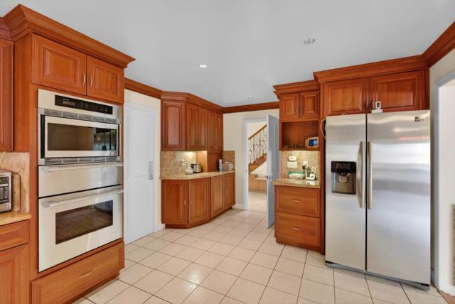 746 Jacaranda Circle, Hillsborough CA: https://media.crmls.org/mediaz/e866c26b-a9f7-4bd9-87c4-166b4b4b4027.jpg