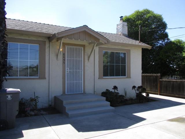 8495 Murray Avenue, Gilroy CA: https://media.crmls.org/mediaz/e86786c9-b44f-448a-b1f8-24c970ecd440.jpg