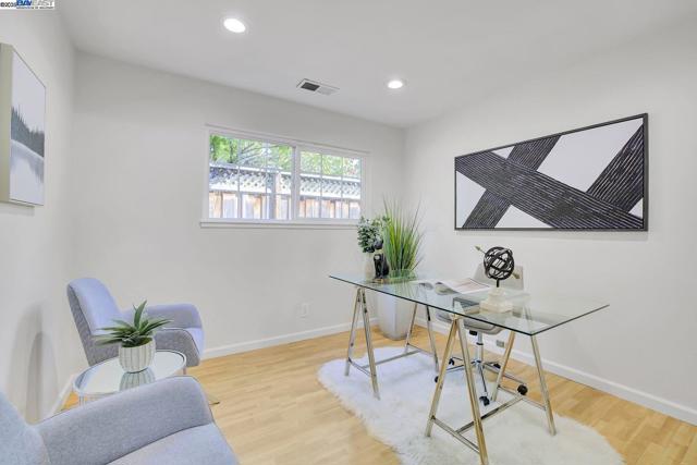 40652 Encanto Way, Fremont CA: https://media.crmls.org/mediaz/e868adad-2427-4d06-9065-875b2ba021cb.jpg