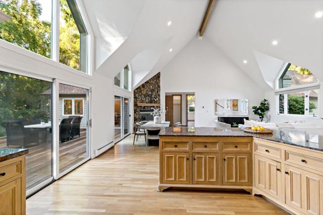 136 Finger Avenue, Redwood City CA: https://media.crmls.org/mediaz/e868c72e-cd6f-4f06-9c5e-d0c838bde2e7.jpg