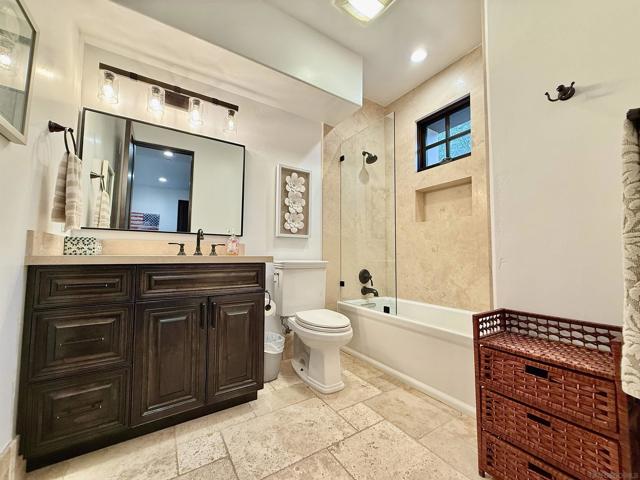 14911 Encendido, San Diego CA: https://media.crmls.org/mediaz/e868ea53-c4f7-4363-9b70-8f566b677cb8.jpg