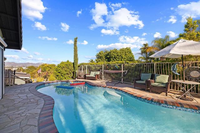 Detail Gallery Image 16 of 55 For 731 Dewane Dr, El Cajon,  CA 92020 - 3 Beds | 3 Baths