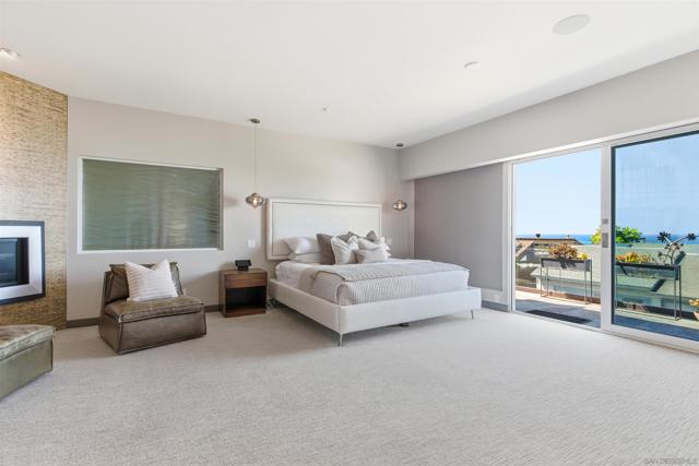 Image 41 of 60 For 2372 Oxford Ave