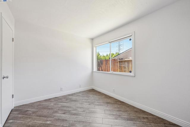 Image 14 of 25 For 148 Spinnaker Way