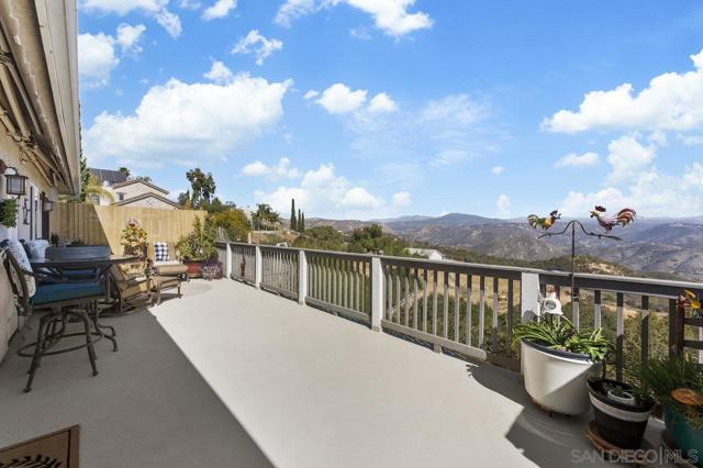 2216 Crest Dr, El Cajon CA: https://media.crmls.org/mediaz/e86a902e-e7f7-46db-8951-dad733680305.jpg
