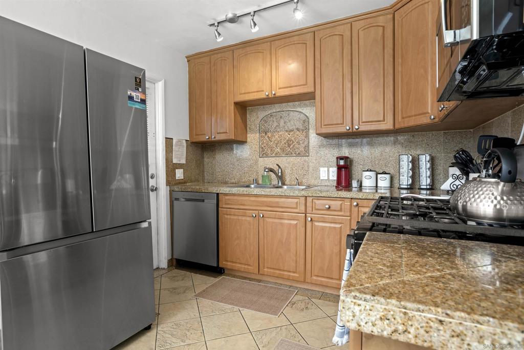 4614 Saratoga Ave - photo 20