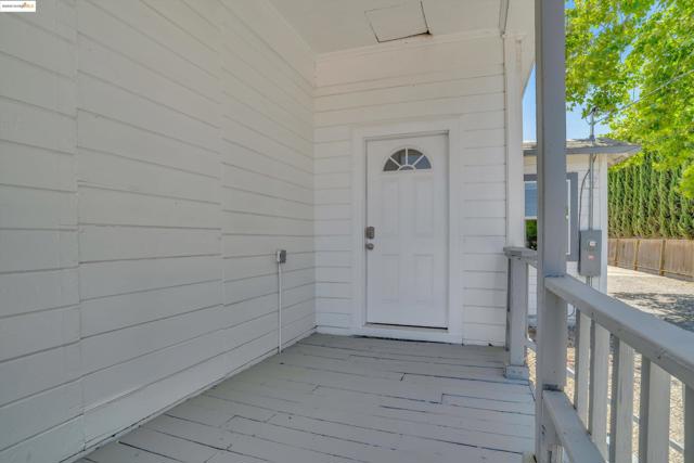 3208 Hosie Ave, Byron CA: https://media.crmls.org/mediaz/e86b210a-ab39-4dbd-bbd6-73058f8bcaf0.jpg