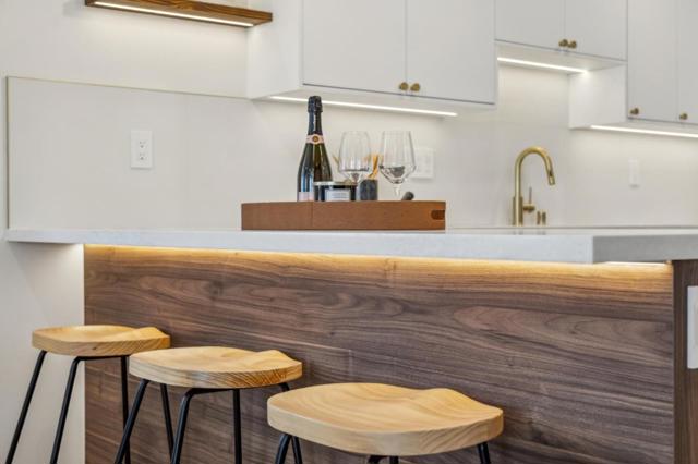260 Curtis Street, San Francisco CA: https://media.crmls.org/mediaz/e86b2f3e-5484-4ead-91c1-ffabf405e600.jpg