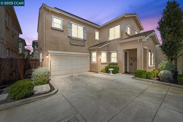 240 Alta St, Brentwood CA: https://media.crmls.org/mediaz/e86c1085-e9ea-42cf-883f-6f05f3bcbffc.jpg