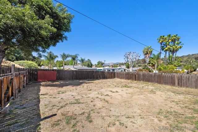 13250 Idyl Dr, Lakeside CA: https://media.crmls.org/mediaz/e86d2f11-1f1f-4449-9a33-af5cfc0135d0.jpg
